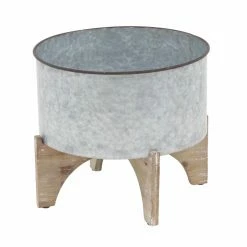 Best Sale 🎁 Novelty DecMode Farmhouse Round Iron Planters With Wooden Stands - Set Of 3 🔥 -Garden Planters & Plant Pots Sales Shop detail3UMA10436