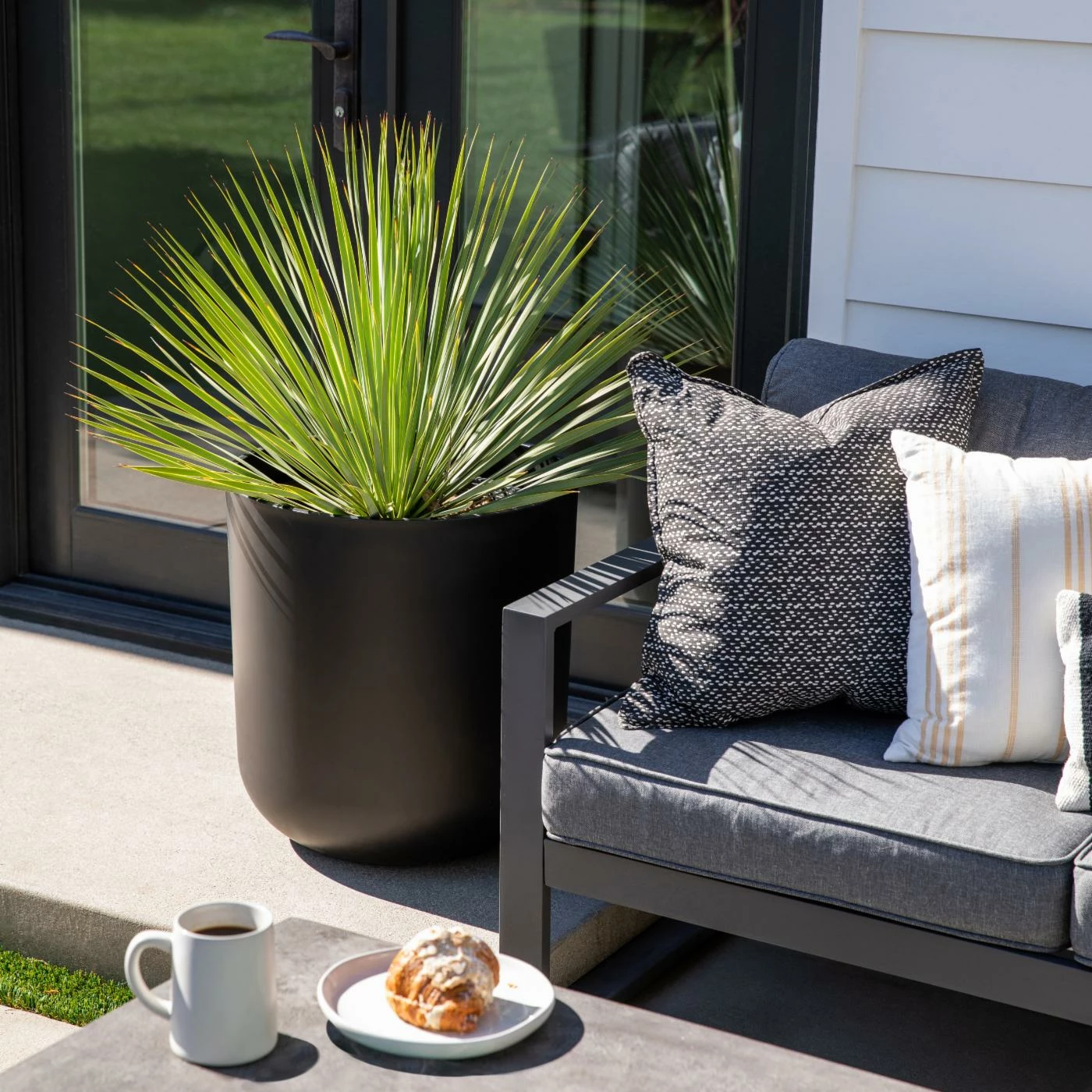 Buy π Commercial Veradek Pure Series Kona Planter Pot π 3 Buy π Commercial Veradek Pure Series Kona Planter Pot π - Image 3